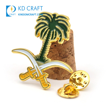 Fabricante personalizado esmalte de metal dorado emblema del día nacional insignia de pin de solapa palm arabia saudita pin de coco para recuerdo